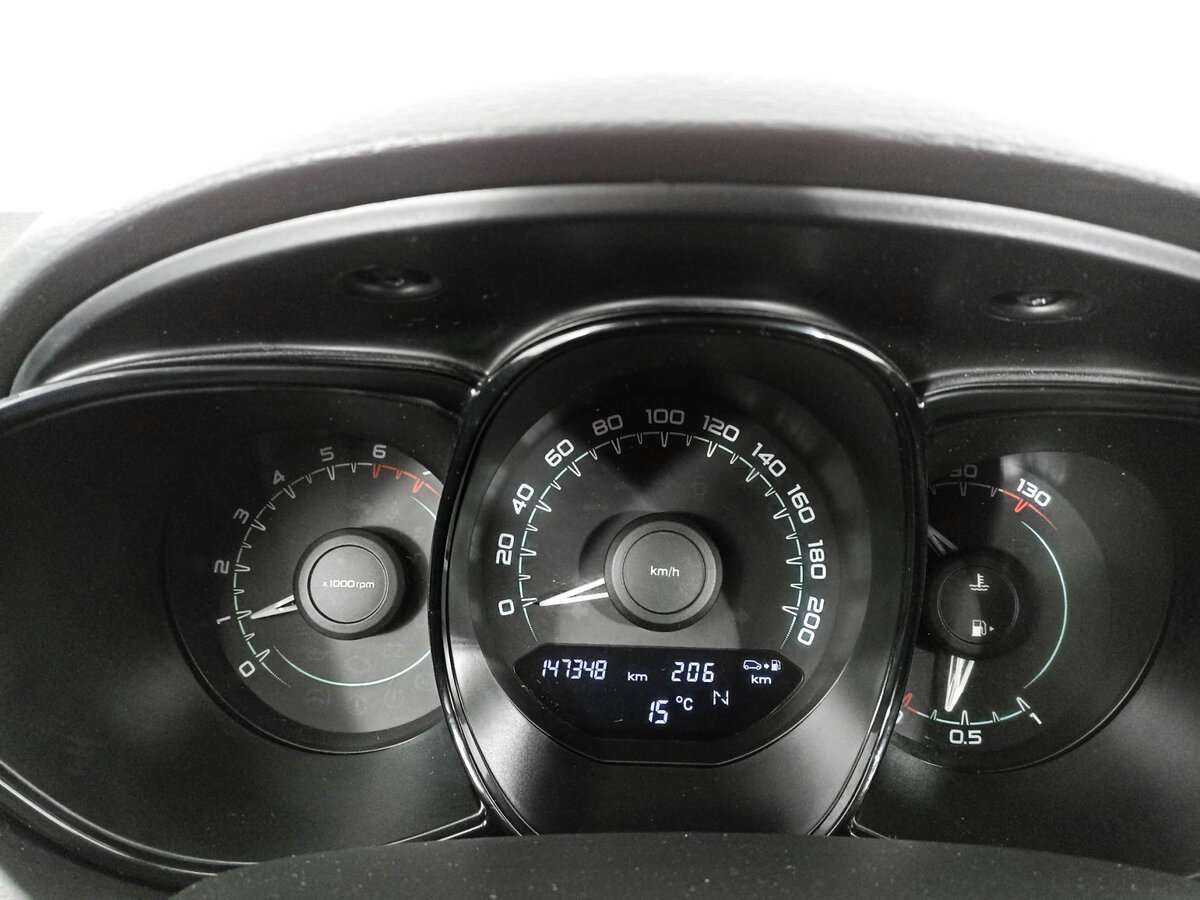 Lada (ВАЗ) Vesta 2015 года с пробегом. Фото: #8