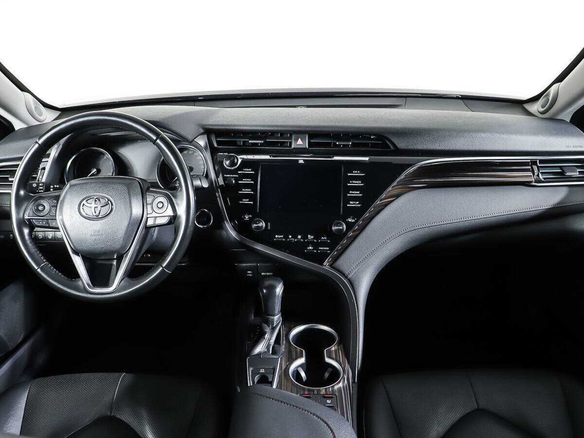 Toyota Camry 2018 года с пробегом. Фото: #12