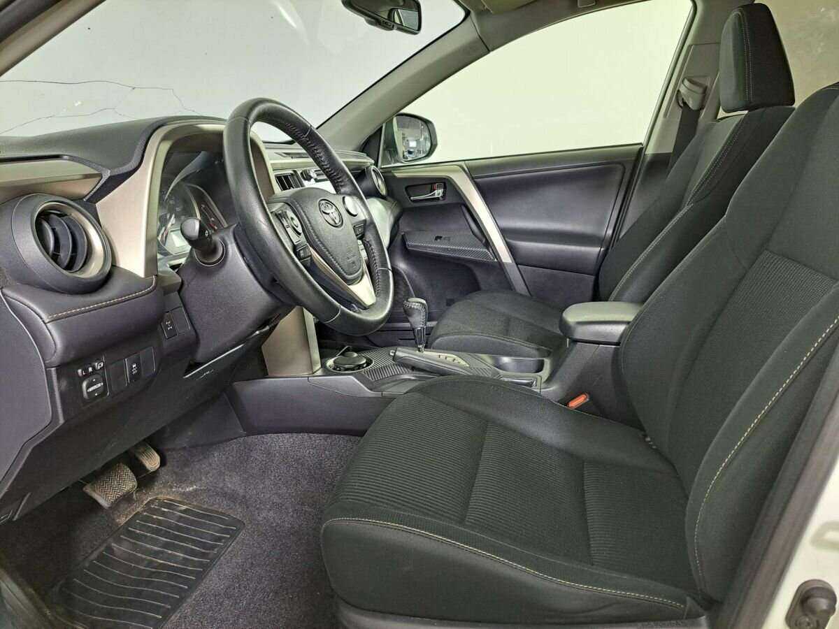 Toyota RAV4 2014 года с пробегом. Фото: #13