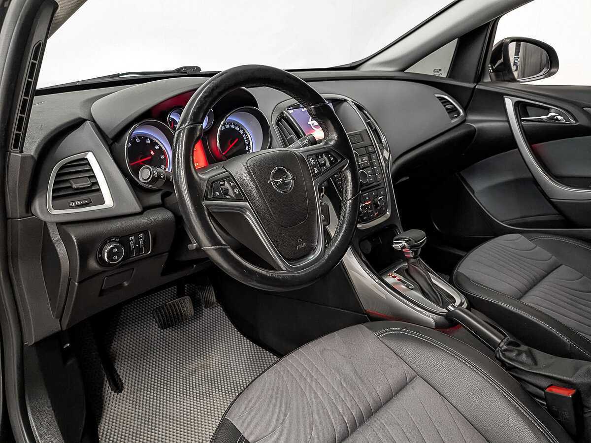 Opel Astra 2014 года с пробегом. Фото: #12