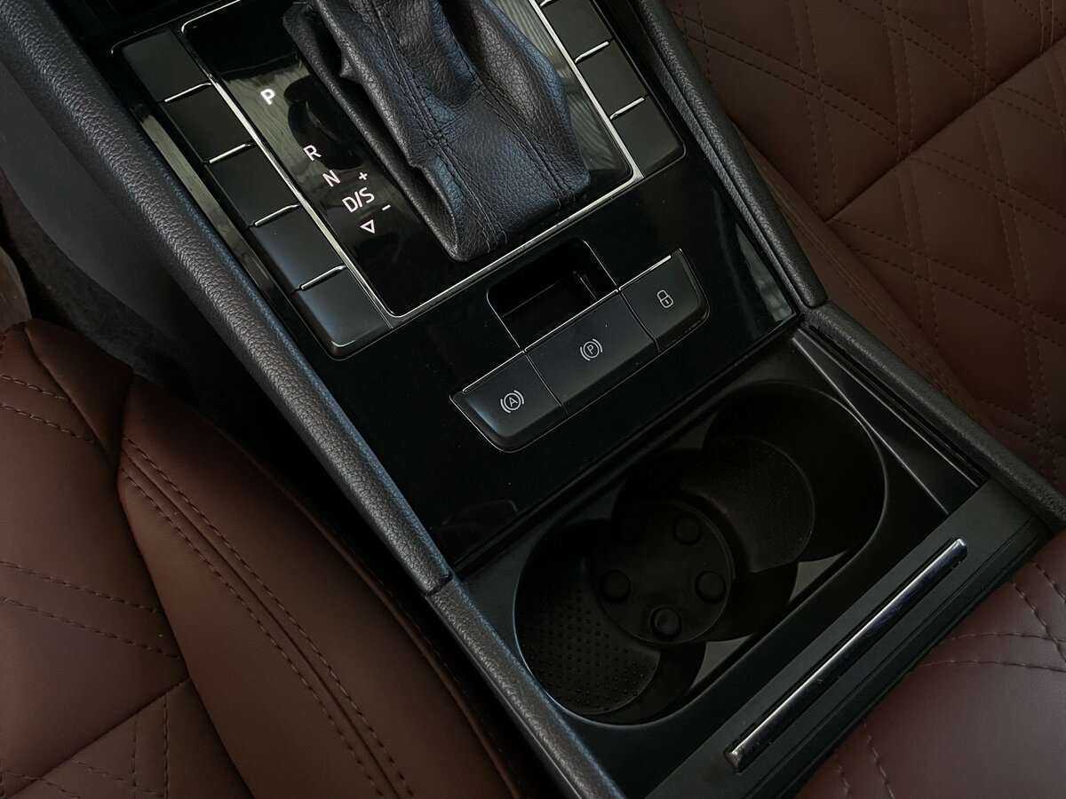 Skoda Superb 2015 года с пробегом. Фото: #13