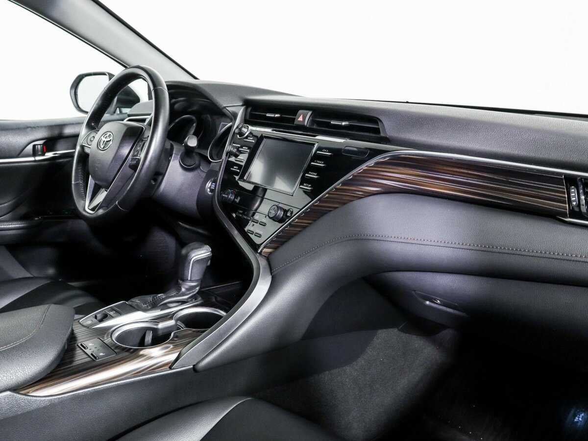 Toyota Camry 2019 года с пробегом. Фото: #8