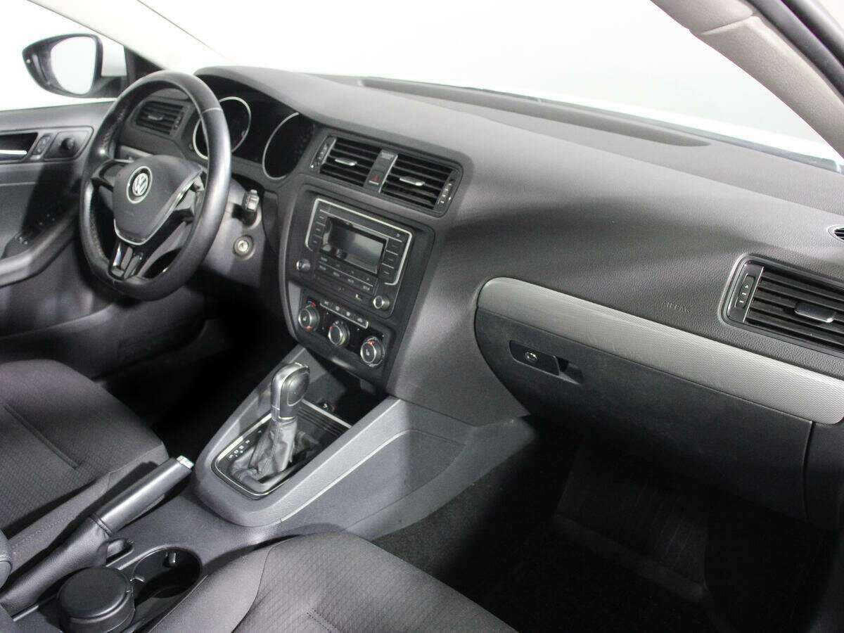 Volkswagen Jetta 2016 года с пробегом. Фото: #8