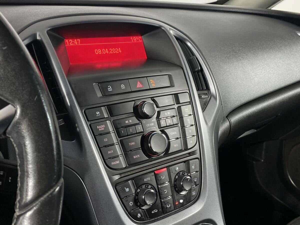 Opel Astra 2013 года с пробегом. Фото: #14