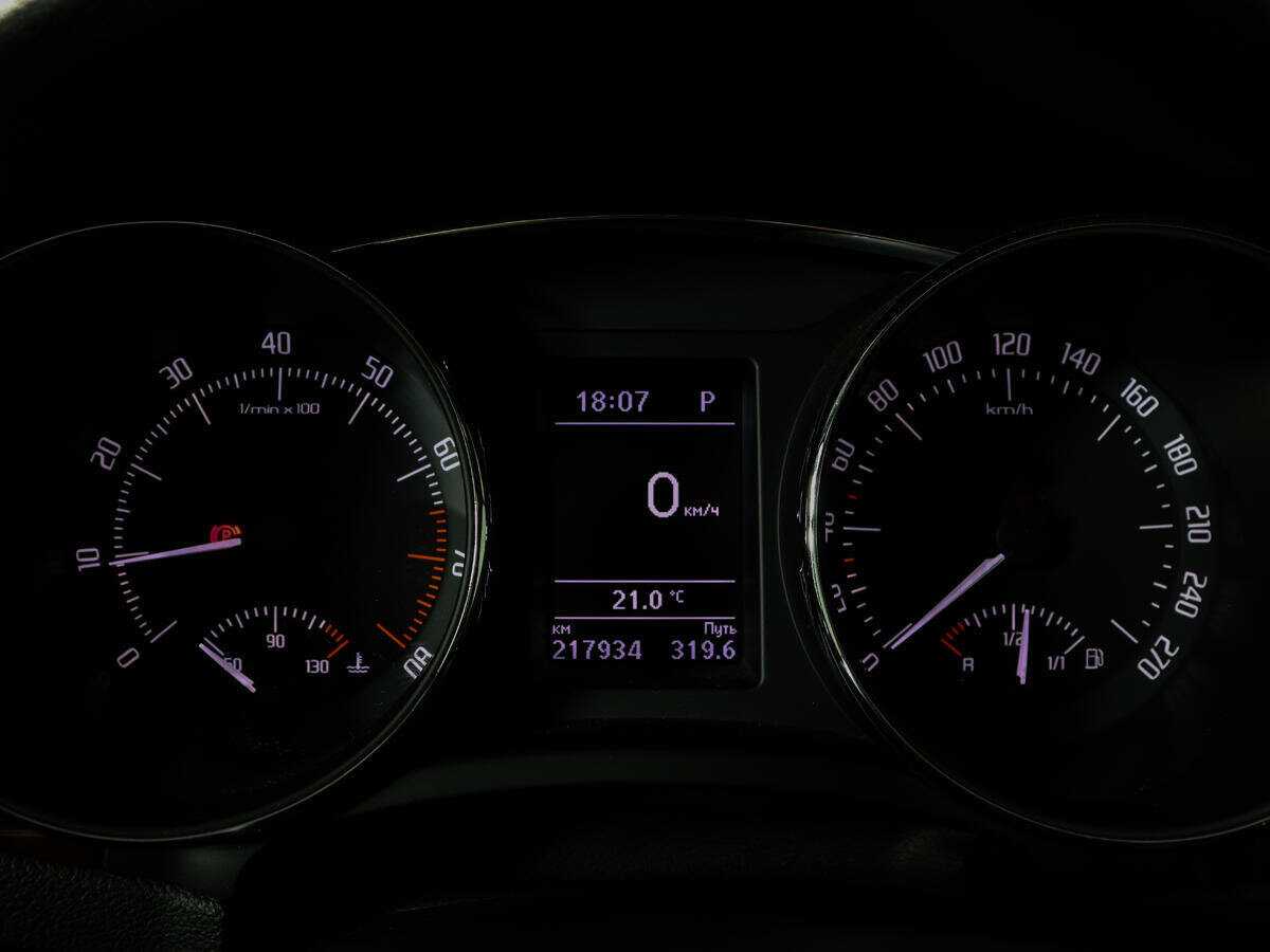 Skoda Superb 2014 года с пробегом. Фото: #10