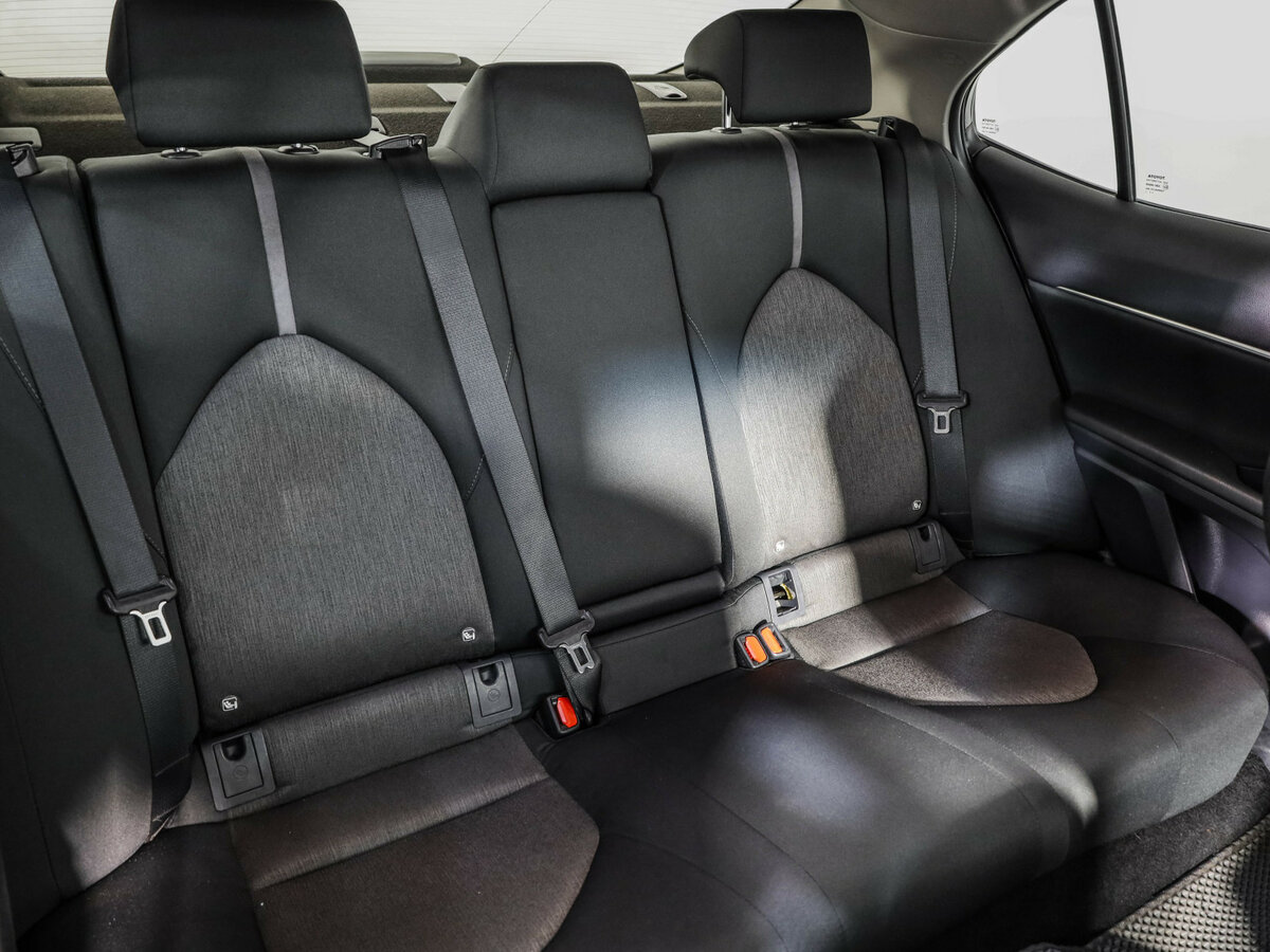 Toyota Camry 2021 года с пробегом. Фото: #12