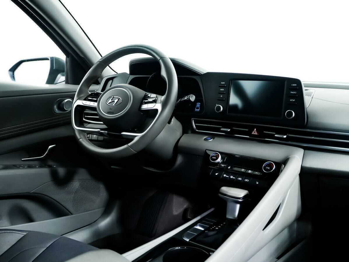 Hyundai Elantra 2021 года с пробегом. Фото: #8