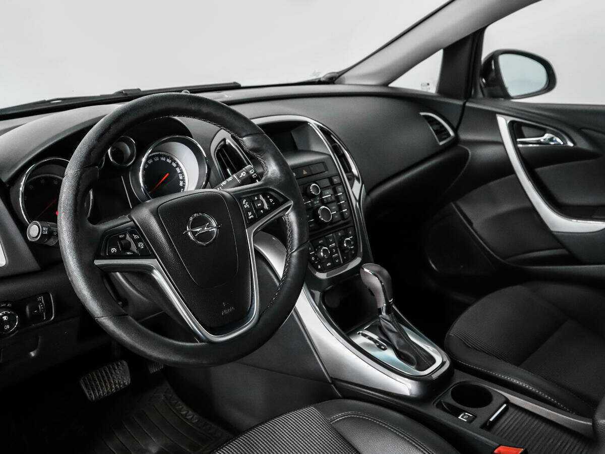 Opel Astra 2013 года с пробегом. Фото: #8