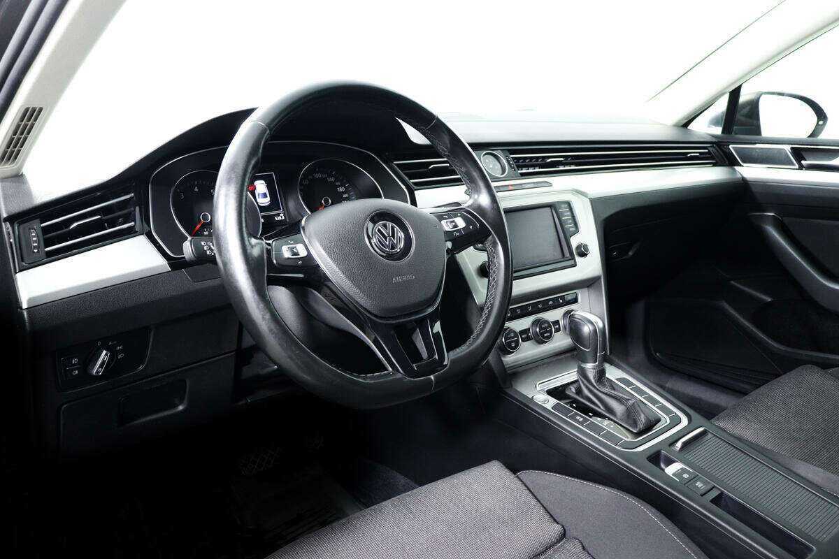 Volkswagen Passat 2016 года с пробегом. Фото: #12