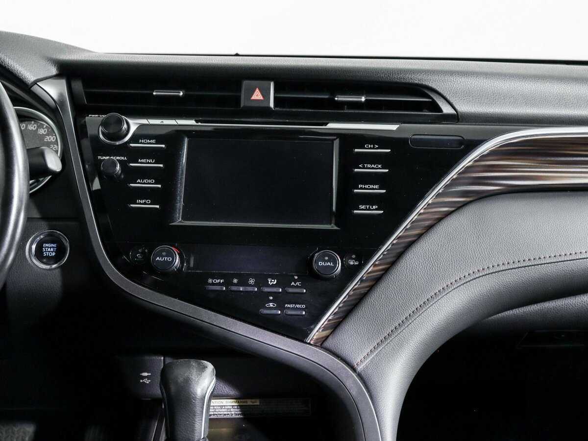 Toyota Camry 2019 года с пробегом. Фото: #12