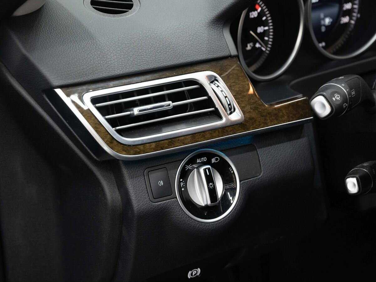 Mercedes-Benz E-Класс 2015 года с пробегом. Фото: #20