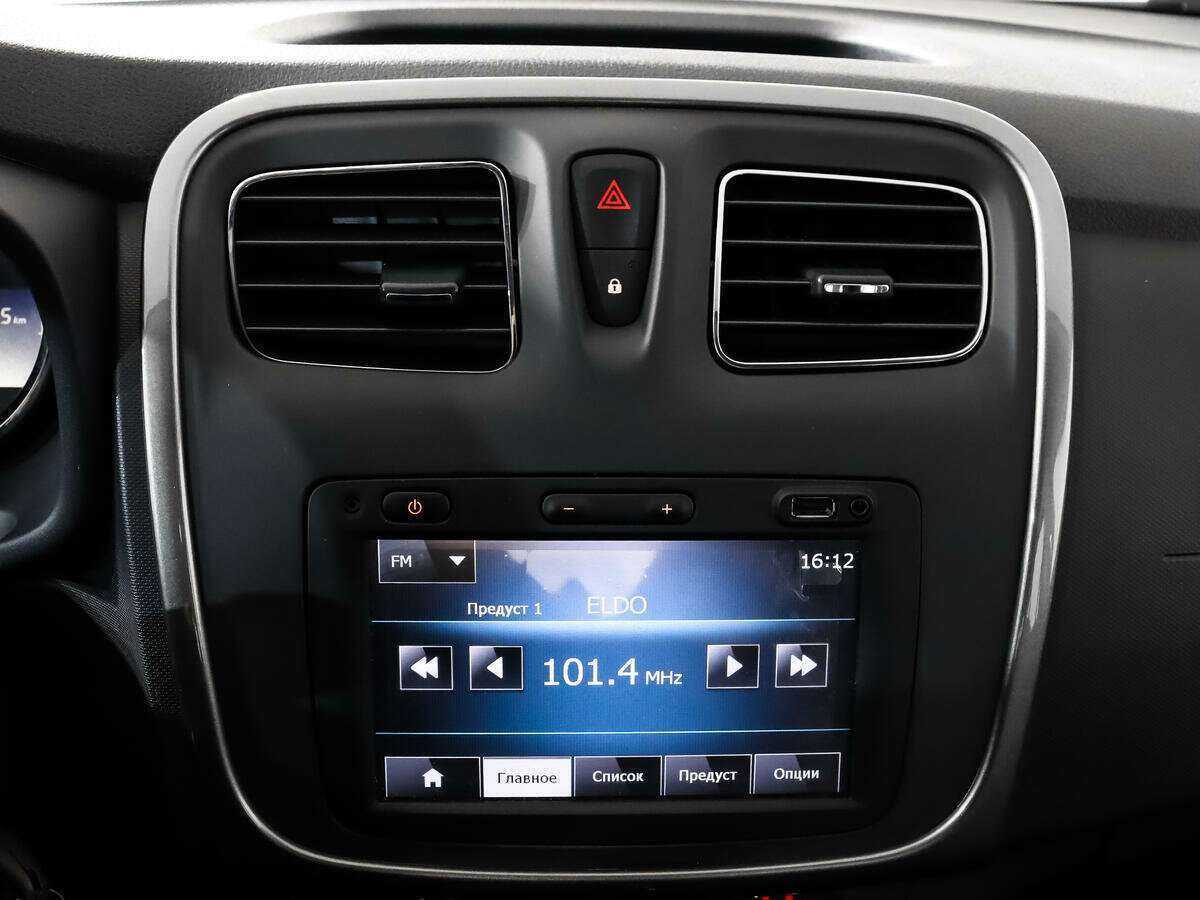 Renault Sandero 2015 года с пробегом. Фото: #12