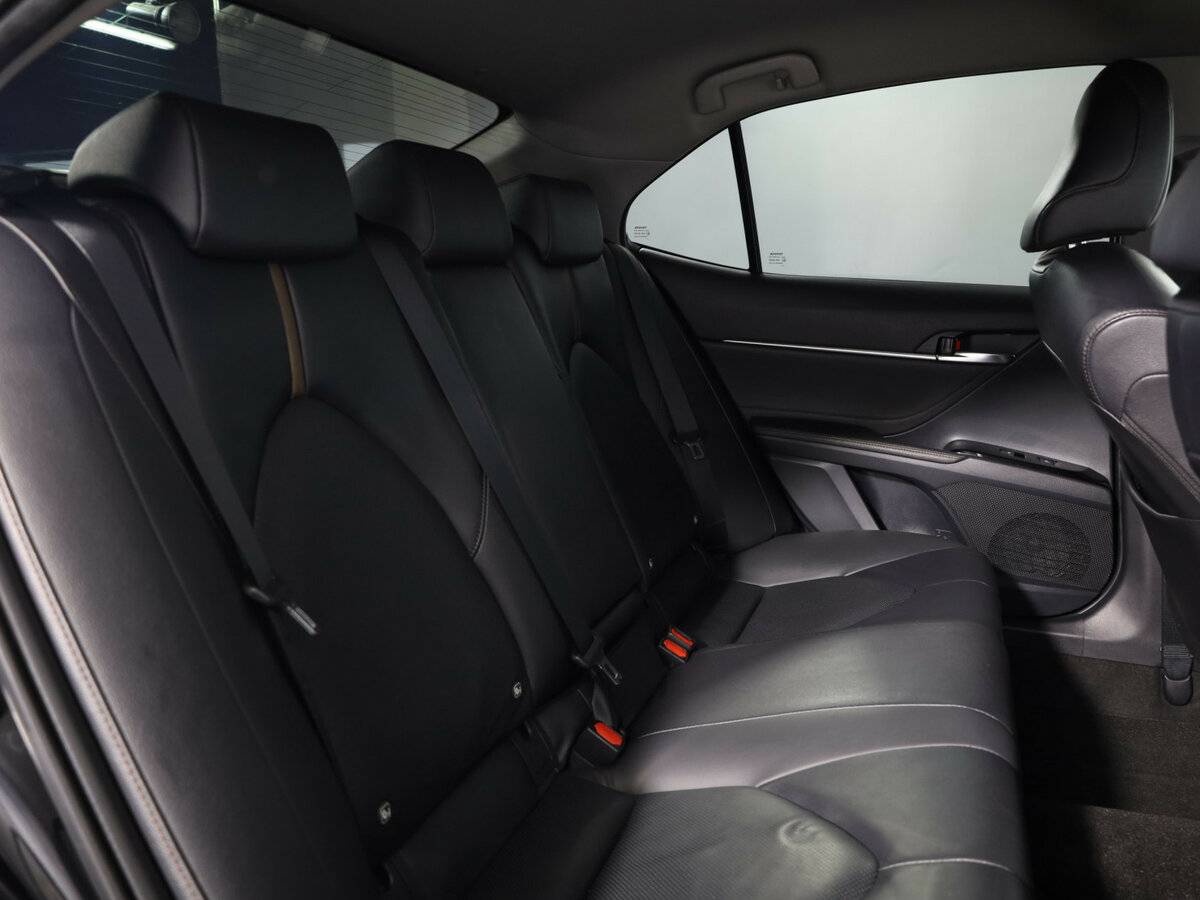 Toyota Camry 2021 года с пробегом. Фото: #9