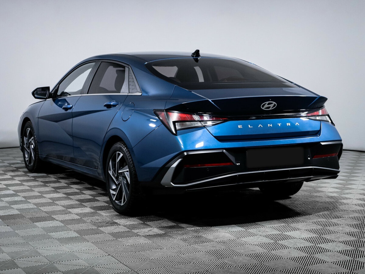 Hyundai Elantra 2023 года с пробегом. Фото: #5