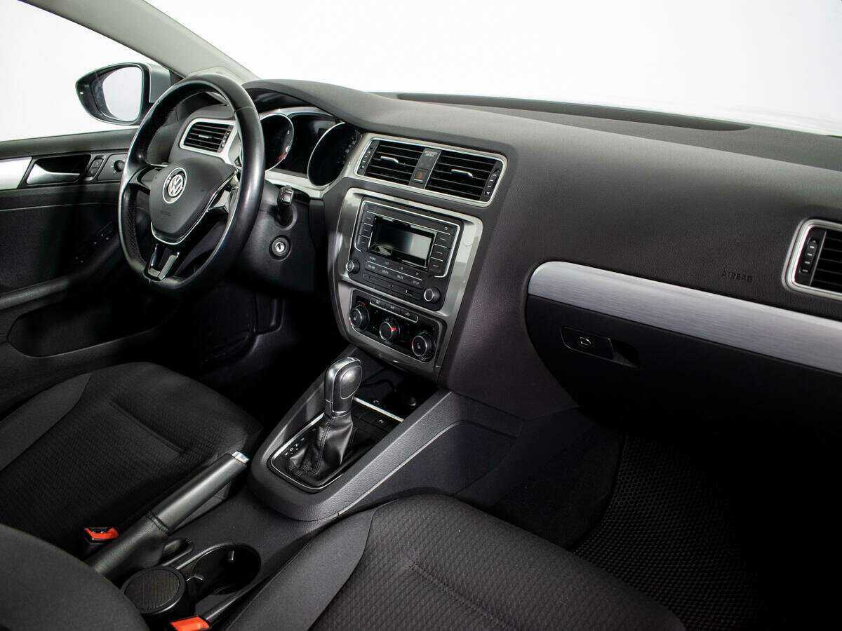 Volkswagen Jetta 2018 года с пробегом. Фото: #8