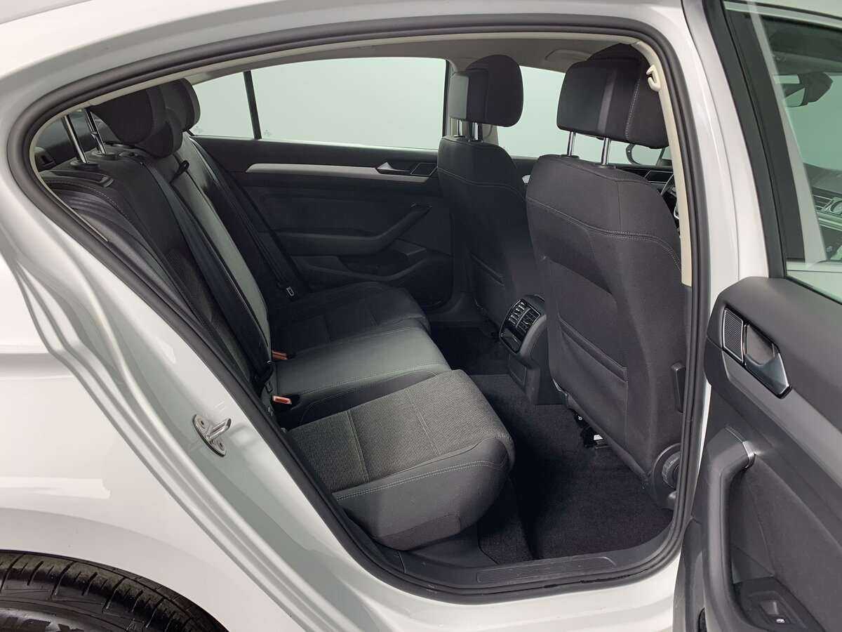 Volkswagen Passat 2019 года с пробегом. Фото: #15