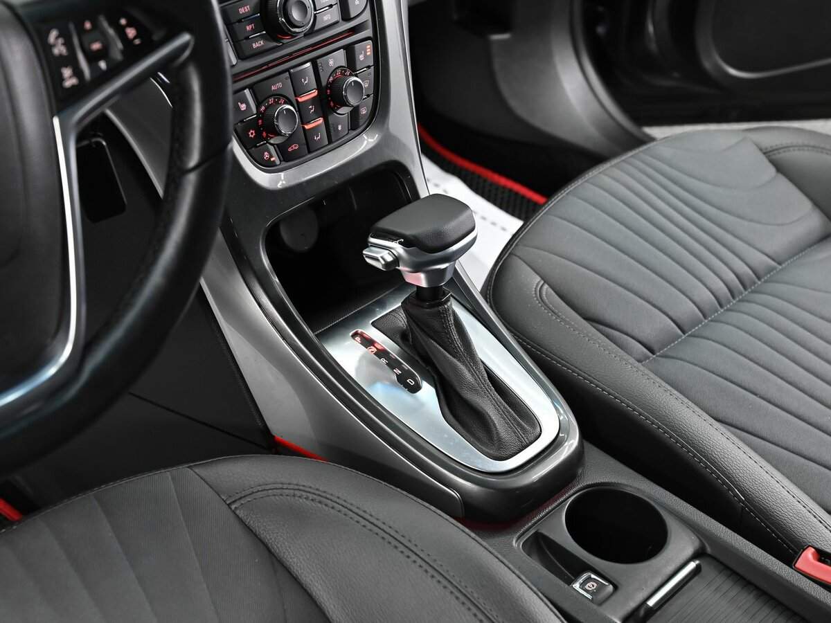 Opel Astra 2013 года с пробегом. Фото: #10