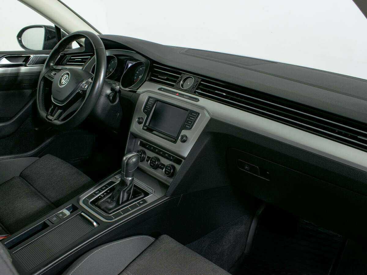Volkswagen Passat 2017 года с пробегом. Фото: #6