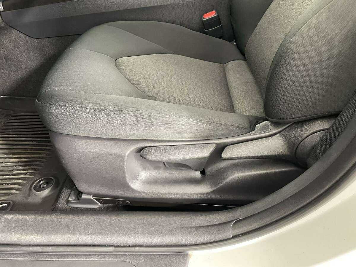 Toyota Camry 2021 года с пробегом. Фото: #9