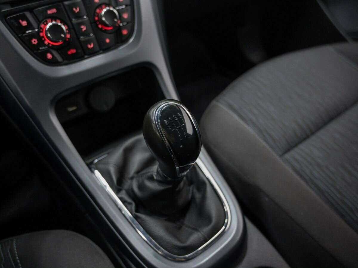 Opel Astra 2013 года с пробегом. Фото: #17