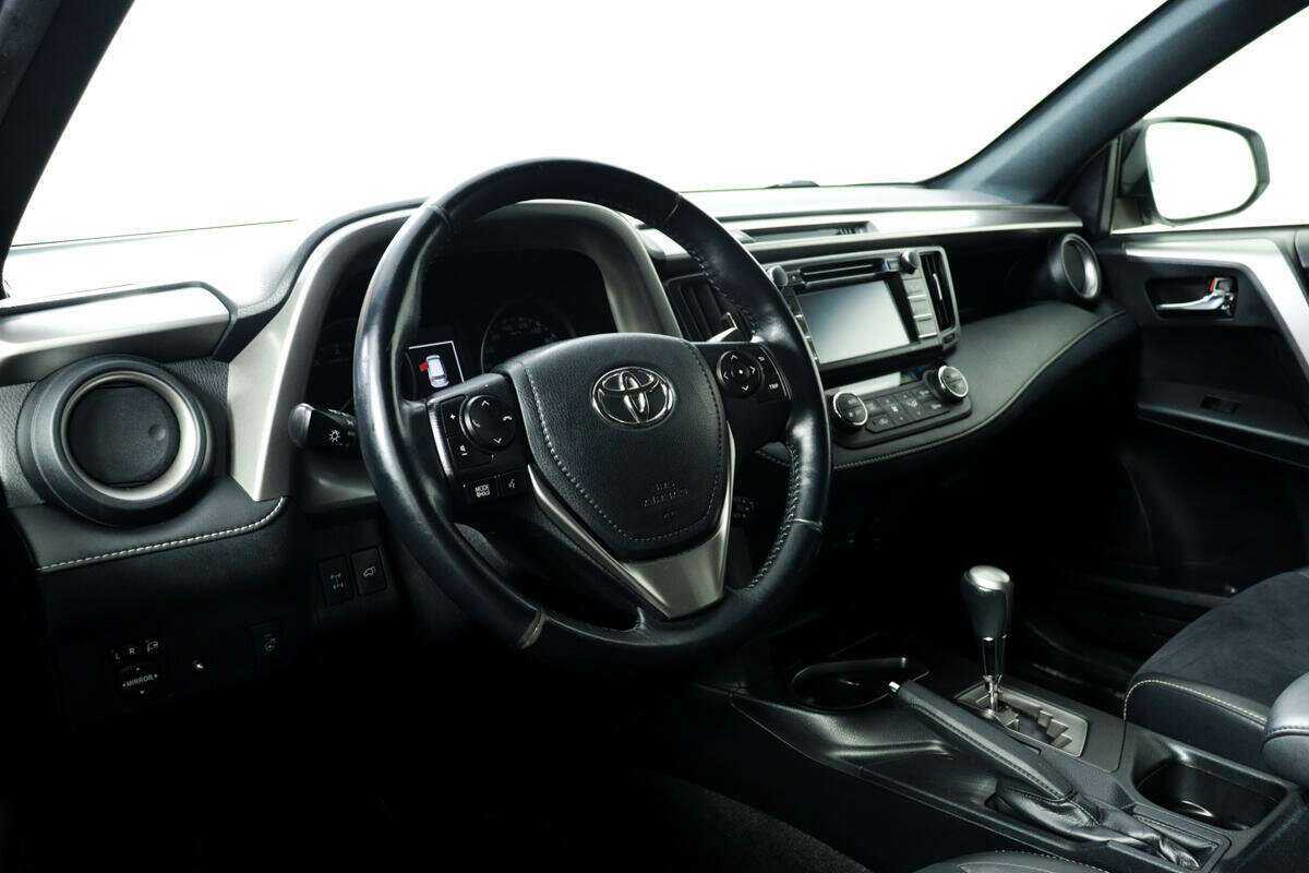 Toyota RAV4 2016 года с пробегом. Фото: #12