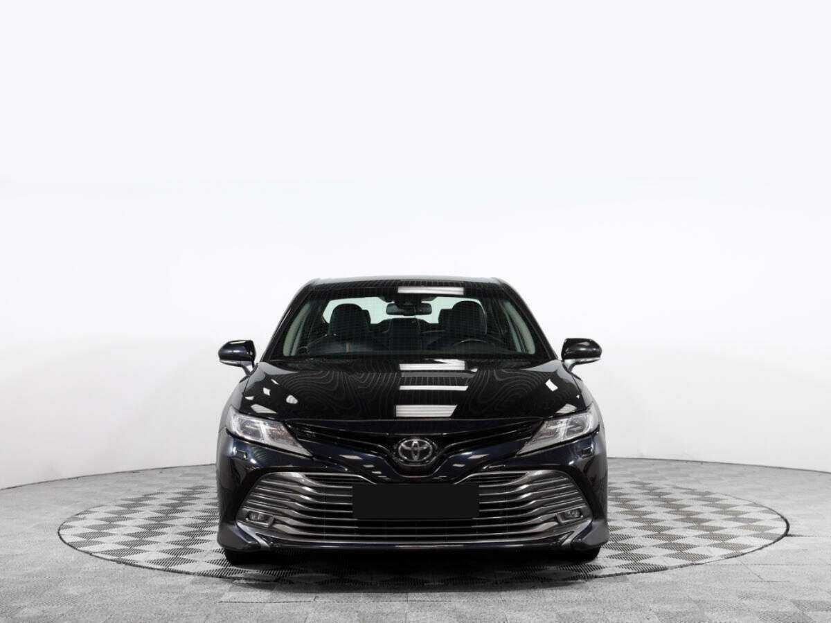 Toyota Camry 2018 года с пробегом. Посмотреть фото