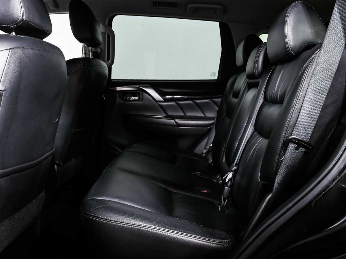 Mitsubishi Pajero Sport 2018 года с пробегом. Фото: #11