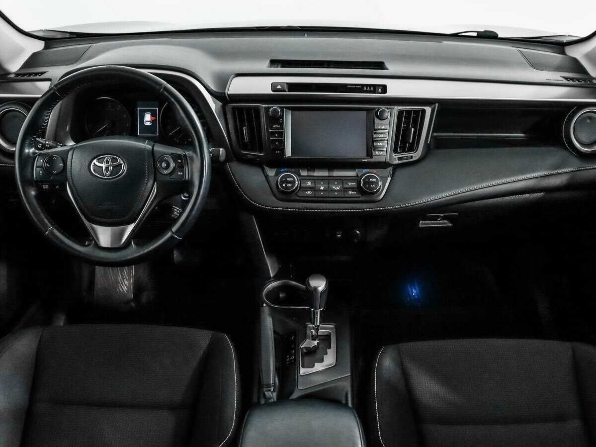 Toyota RAV4 2017 года с пробегом. Фото: #11