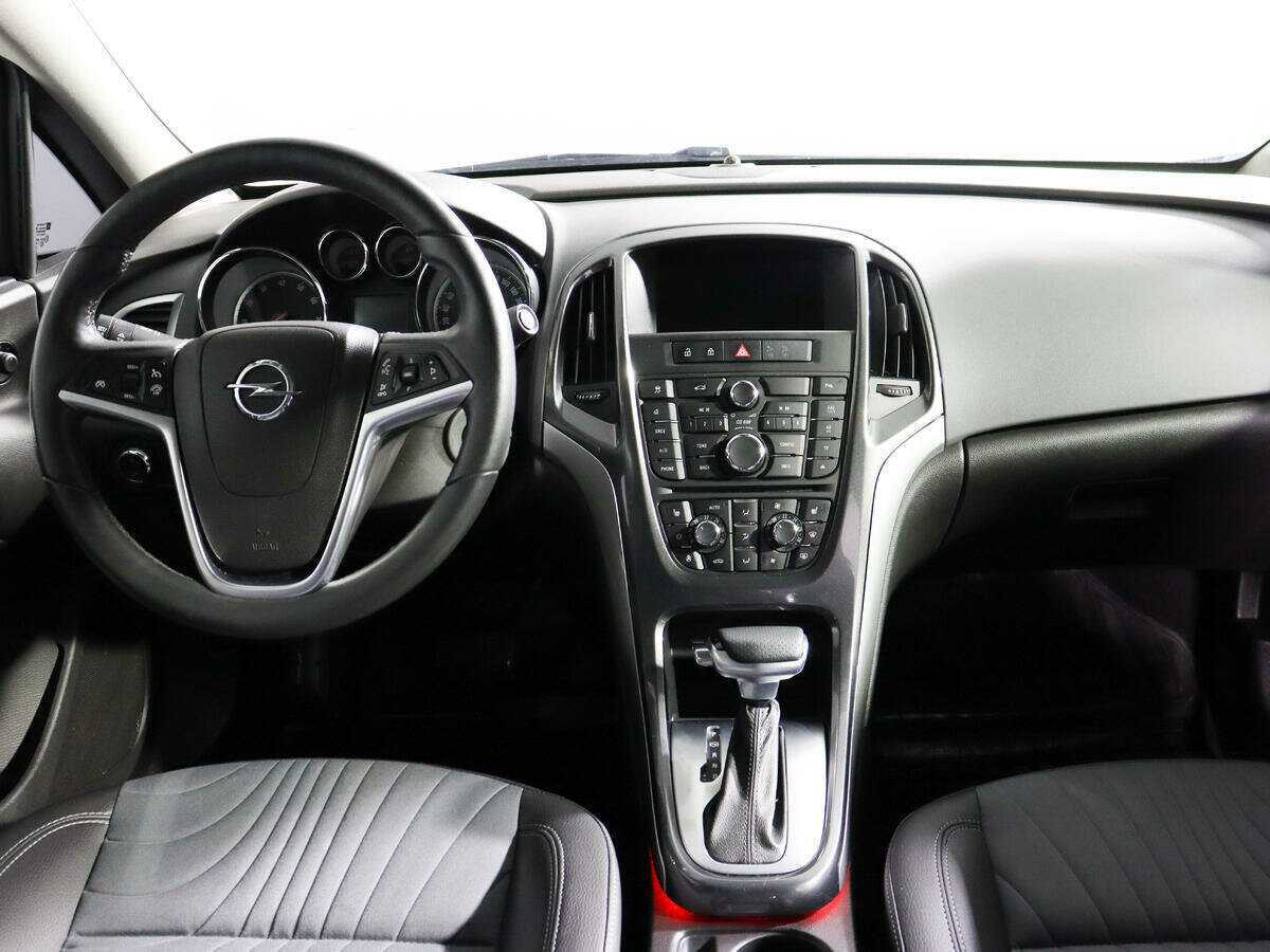 Opel Astra 2014 года с пробегом. Фото: #9