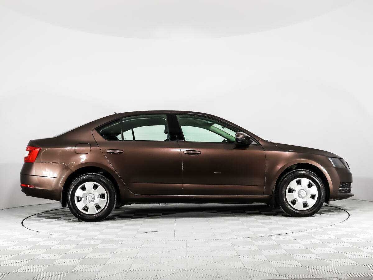 Skoda Octavia 2017 года с пробегом. Фото: #3