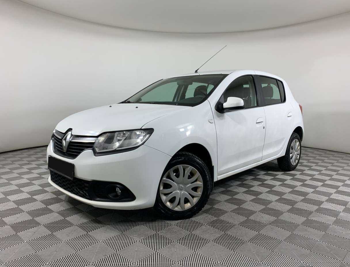 Renault Sandero 2017 года с пробегом. Посмотреть фото