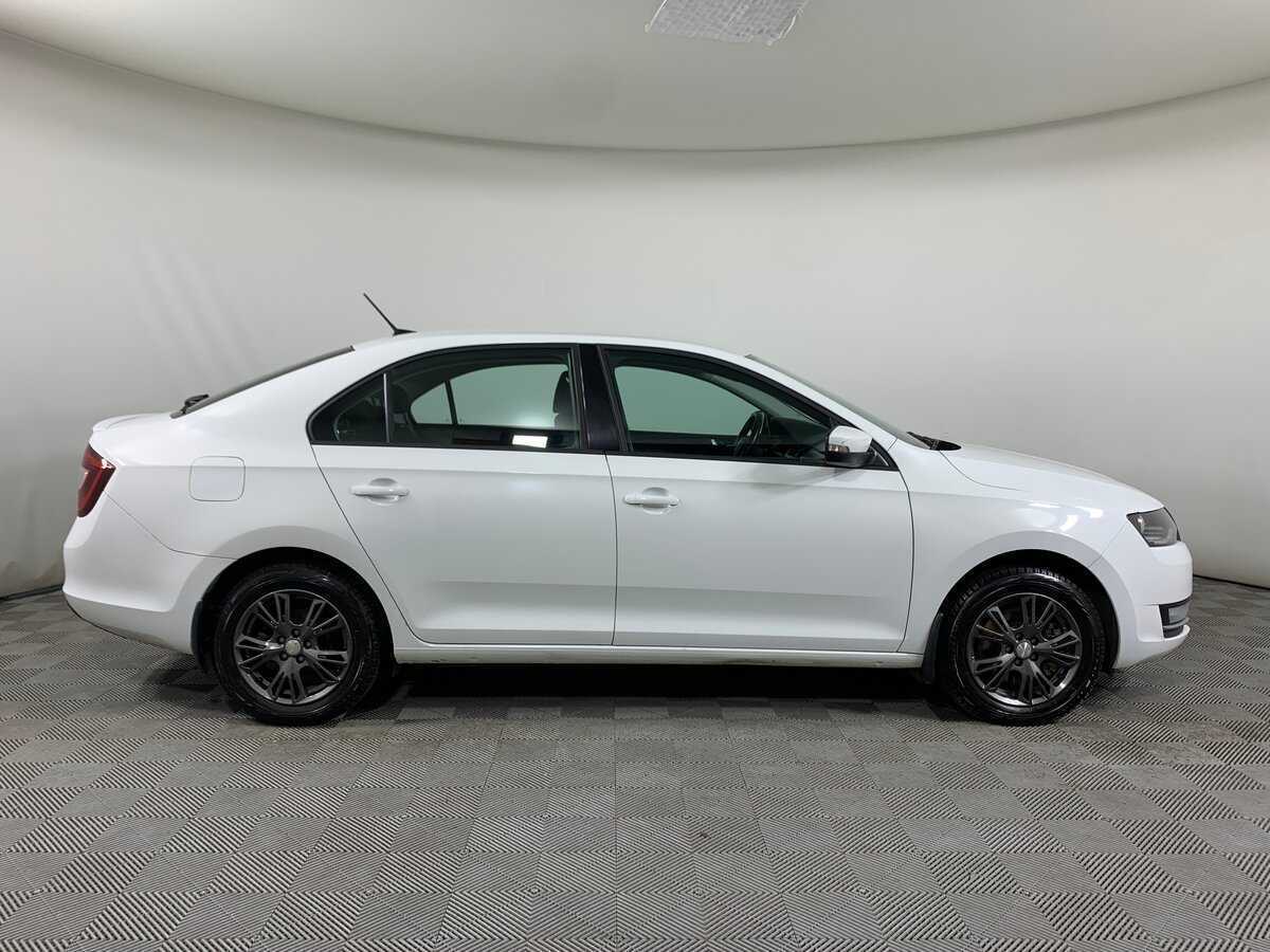 Skoda Rapid 2018 года с пробегом. Фото: #3