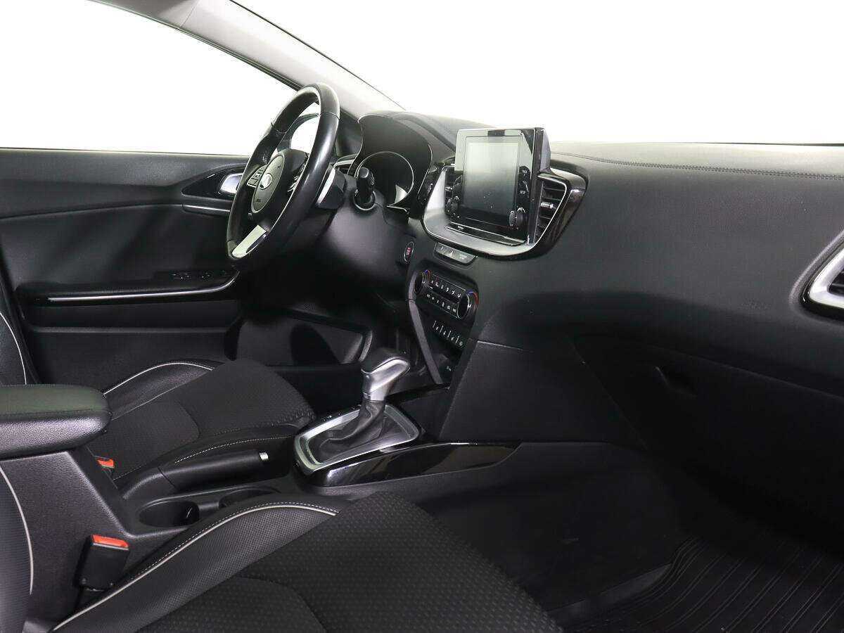 Kia Ceed 2020 года с пробегом. Фото: #4
