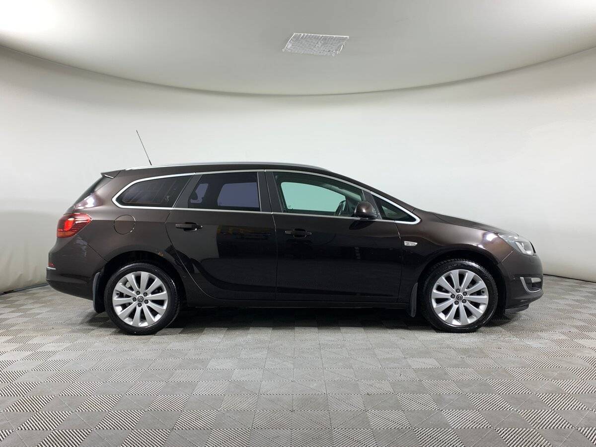 Opel Astra 2014 года с пробегом. Фото: #3