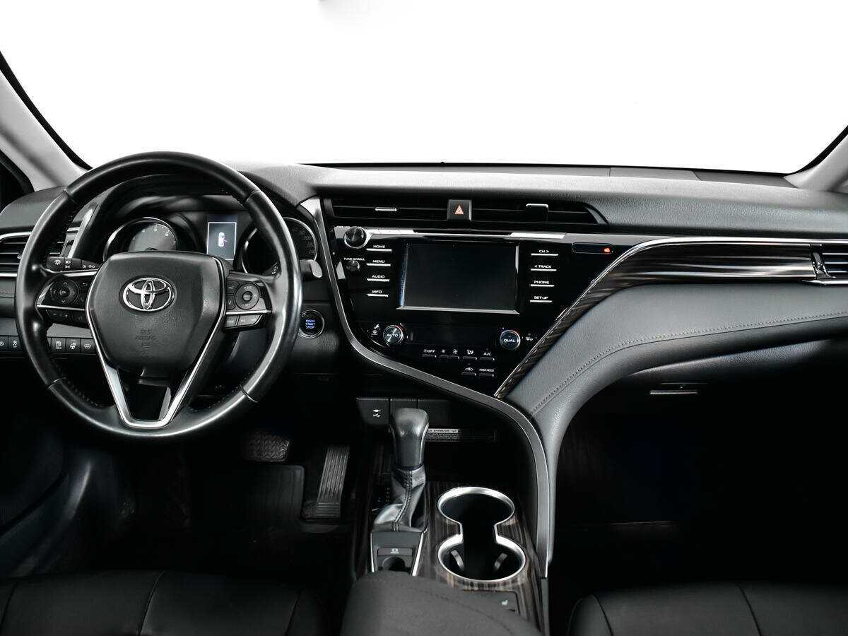 Toyota Camry 2020 года с пробегом. Фото: #11