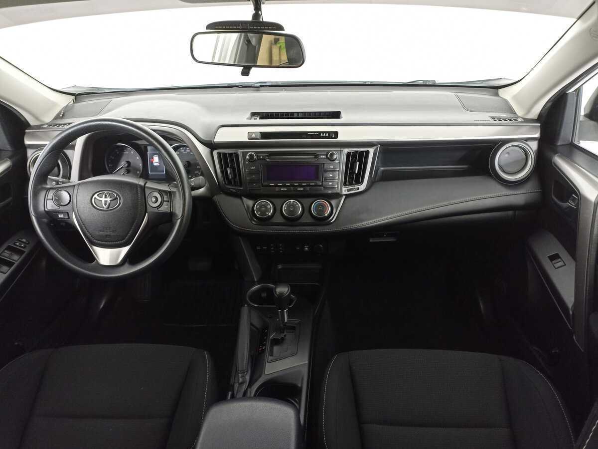 Toyota RAV4 2017 года с пробегом. Фото: #8