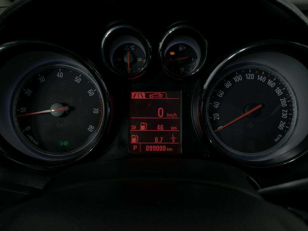 Opel Astra 2013 года с пробегом. Фото: #12