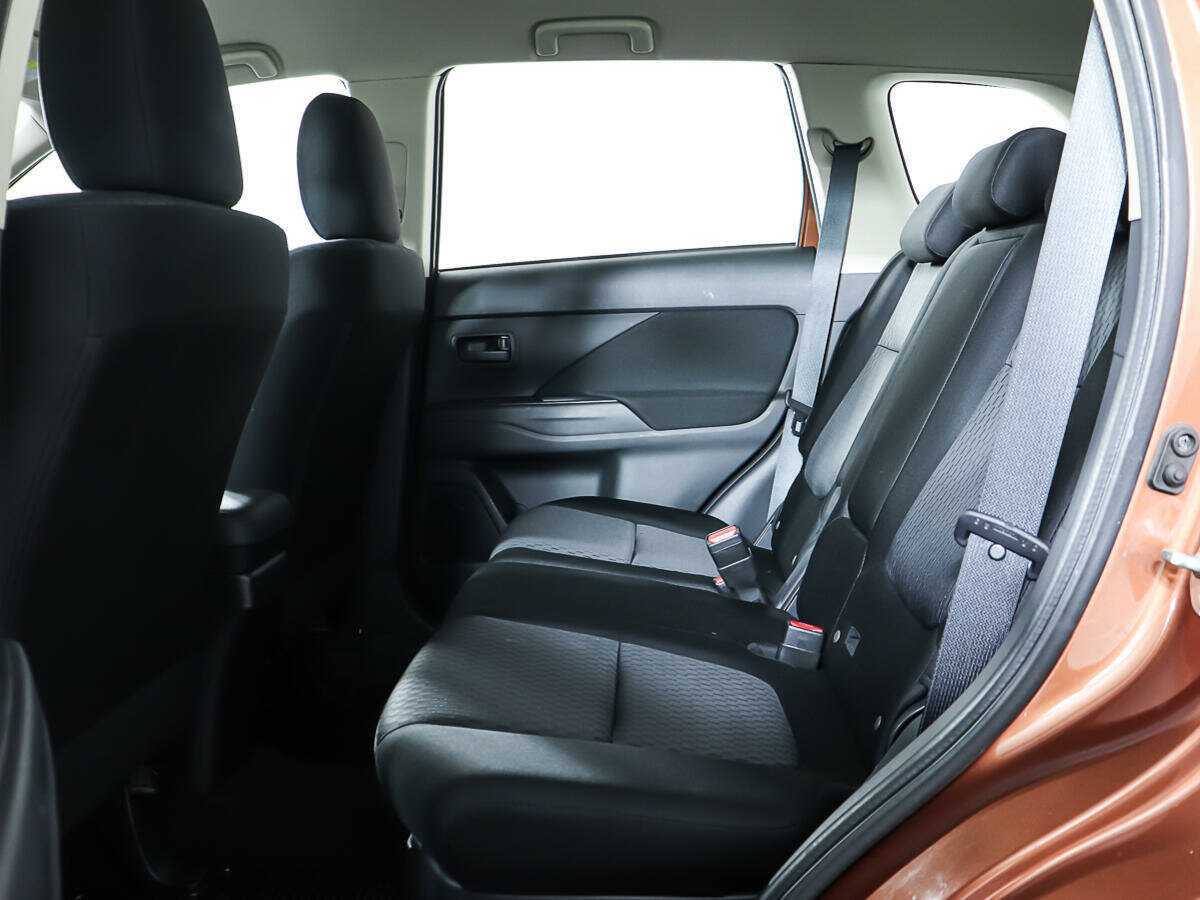 Mitsubishi Outlander 2012 года с пробегом. Фото: #9