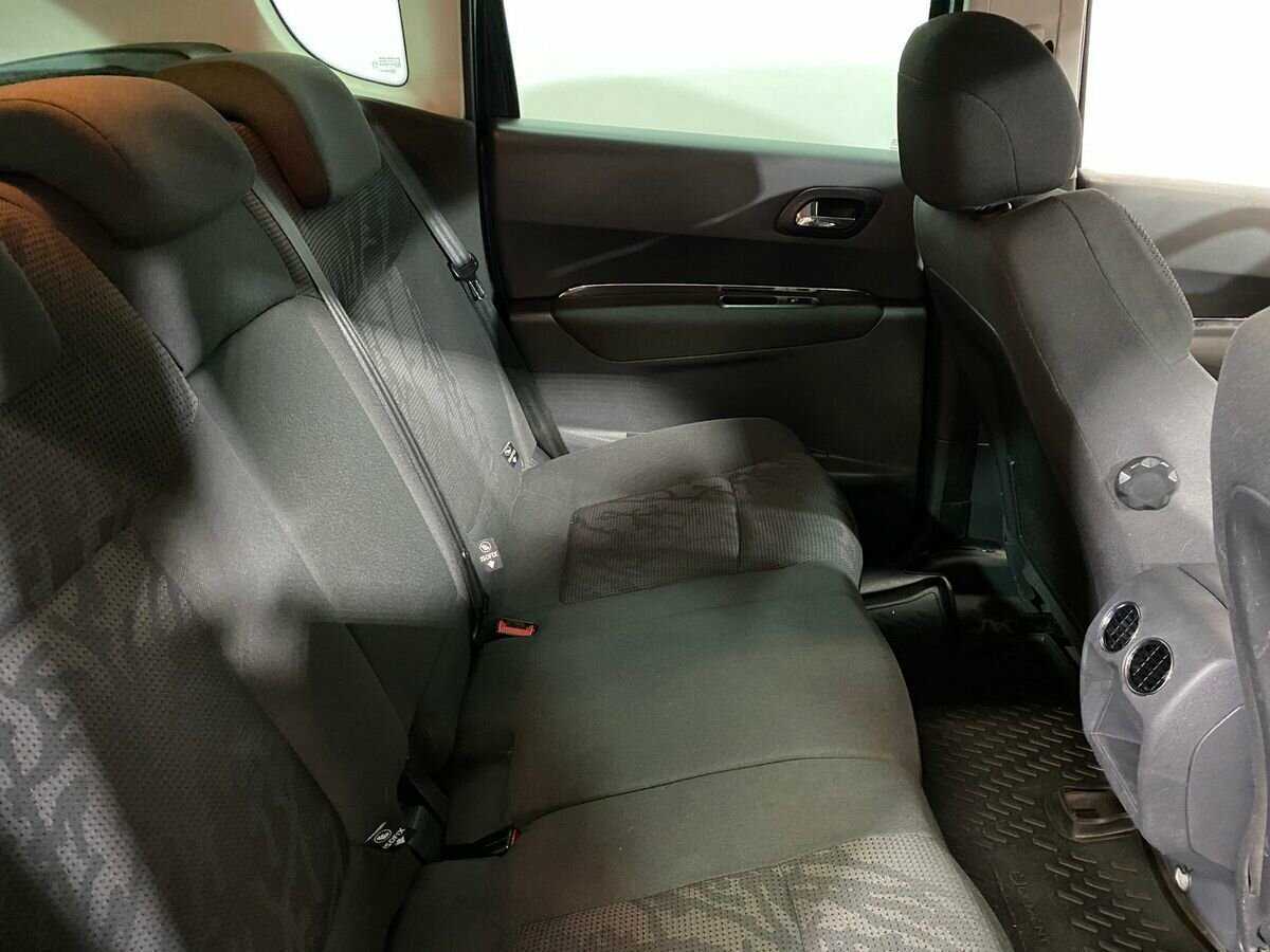 Peugeot 3008 2012 года с пробегом. Фото: #10