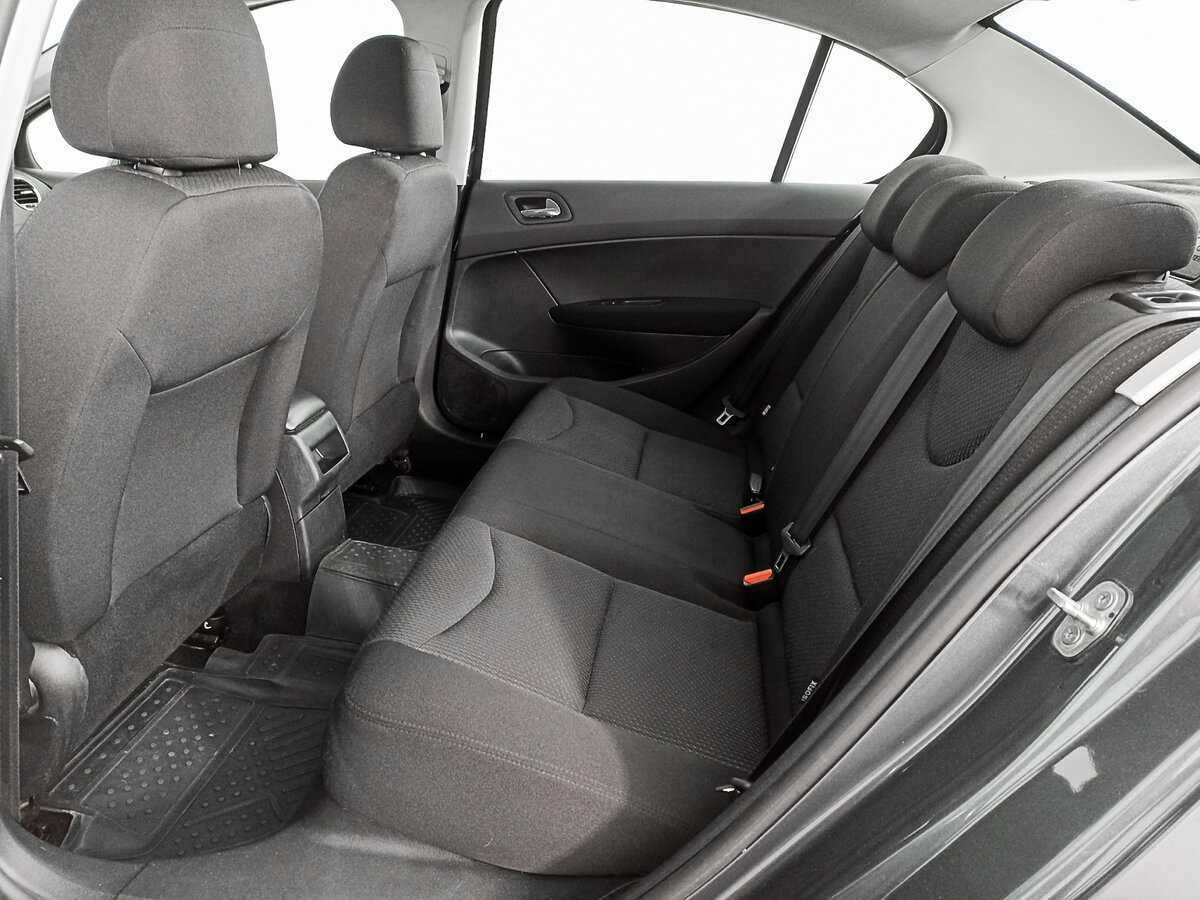 Peugeot 408 2012 года с пробегом. Фото: #6