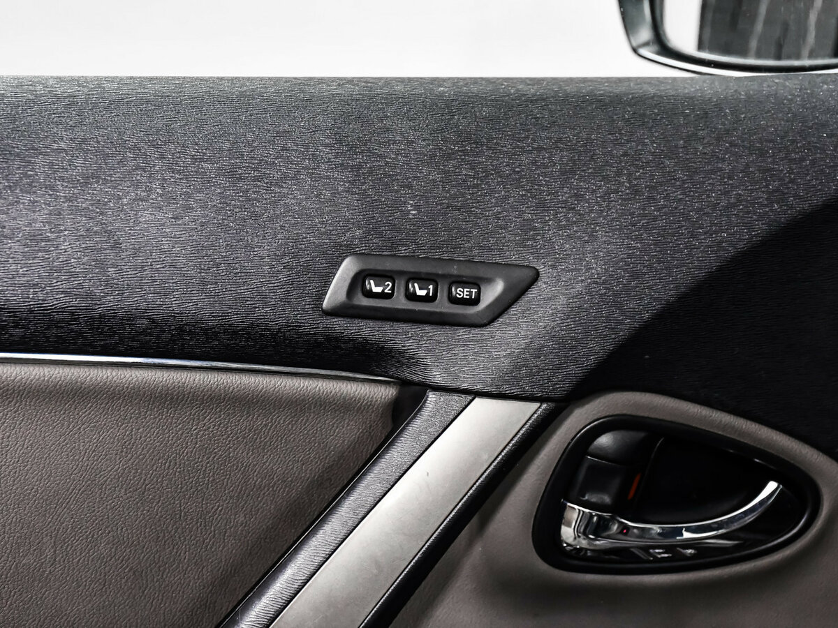 Toyota Avensis 2012 года с пробегом. Фото: #12