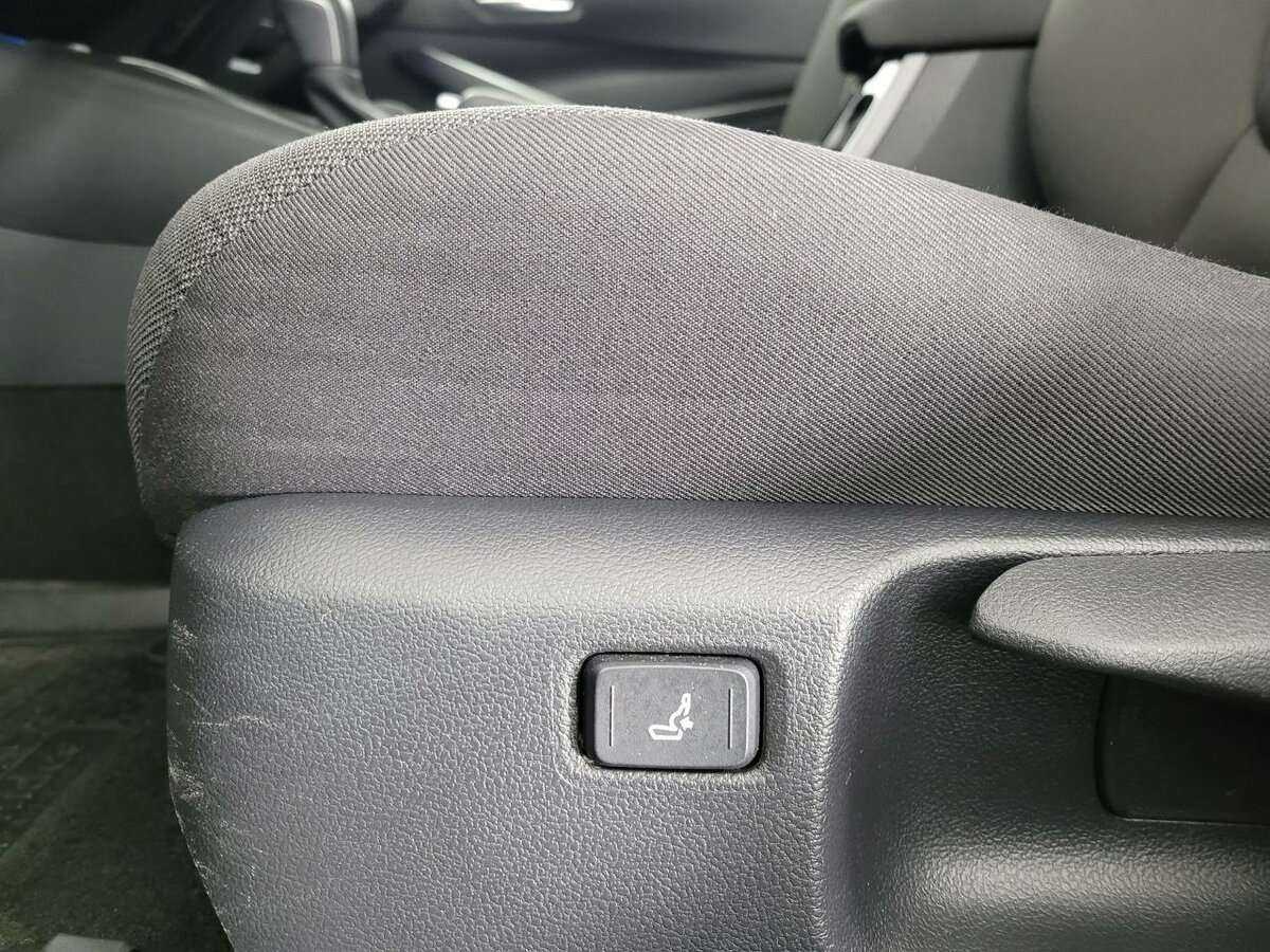 Toyota Corolla 2019 года с пробегом. Фото: #9