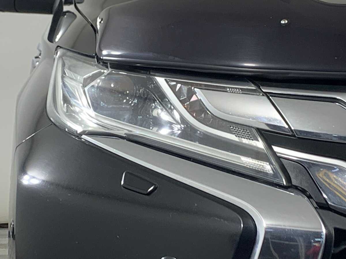 Mitsubishi Pajero Sport 2017 года с пробегом. Фото: #9