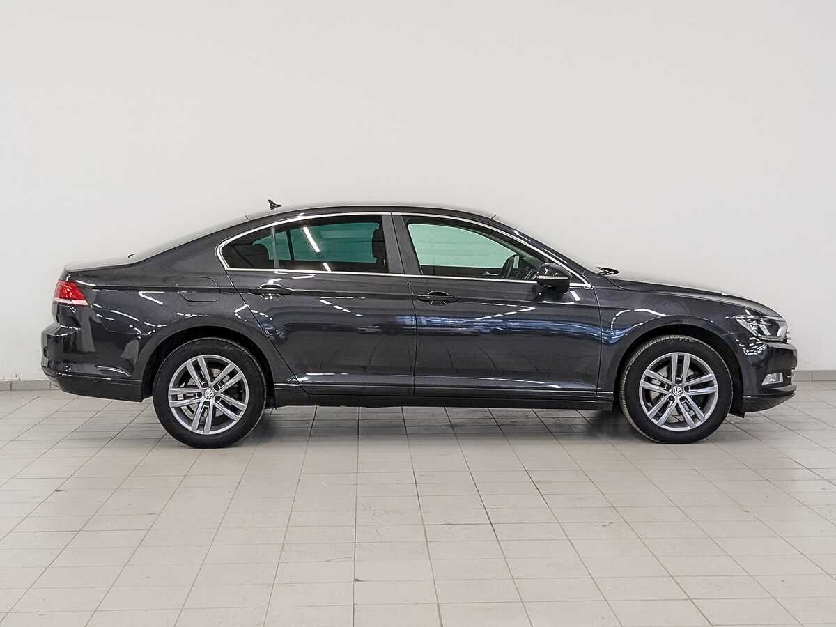 Volkswagen Passat 2019 года с пробегом. Фото: #3