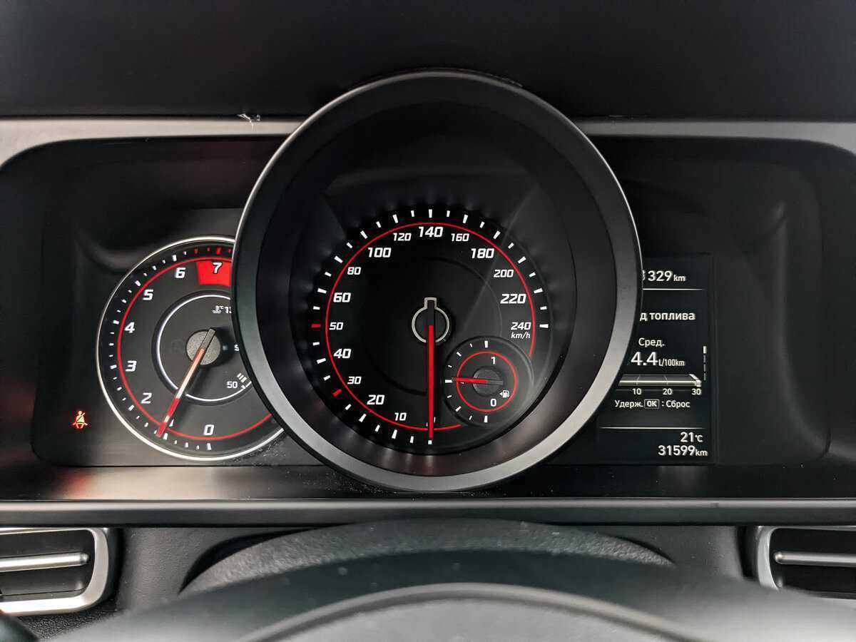 Hyundai Elantra 2021 года с пробегом. Фото: #11