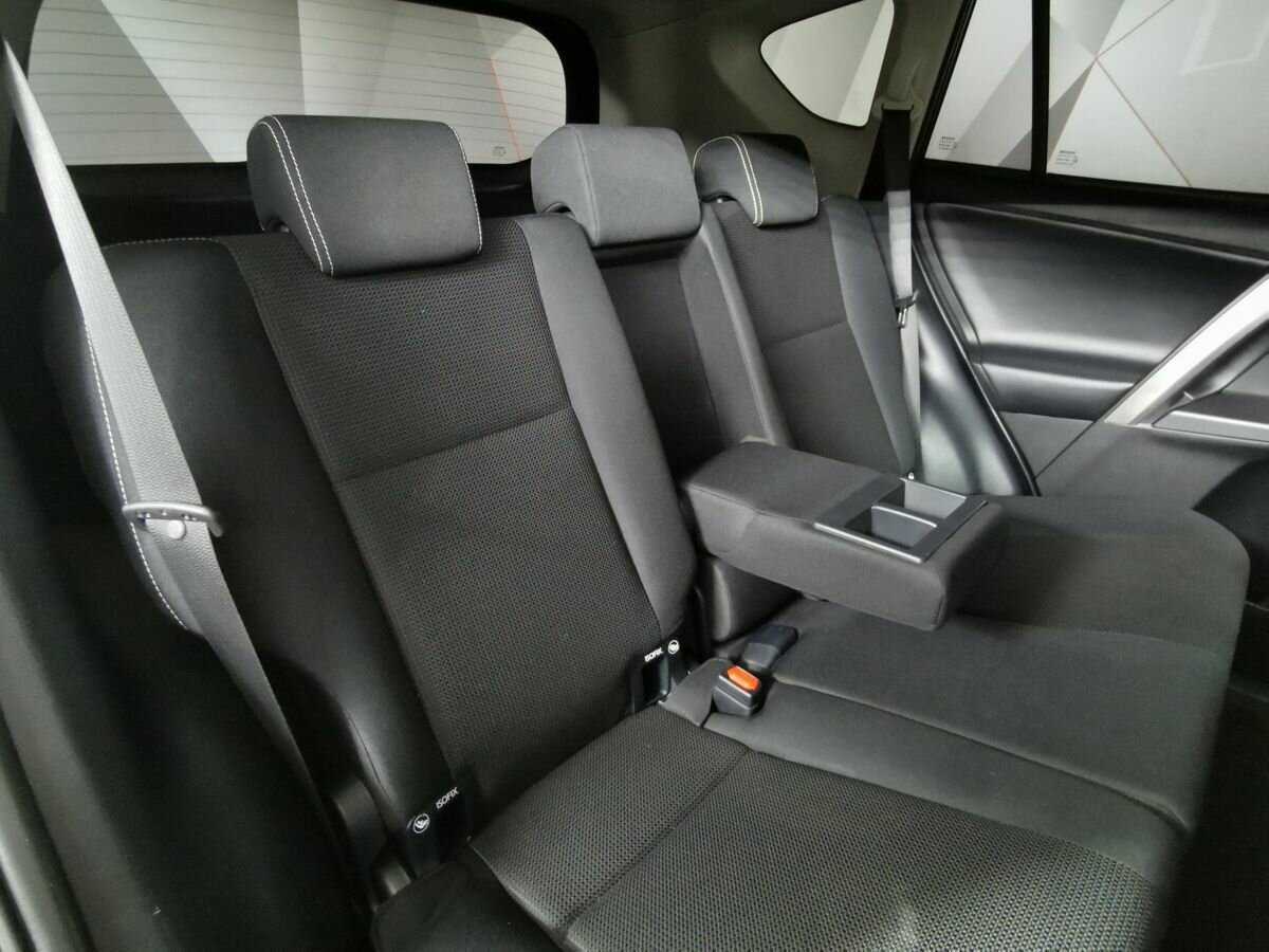 Toyota RAV4 2018 года с пробегом. Фото: #11
