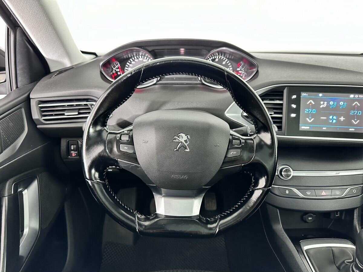 Peugeot 308 2018 года с пробегом. Фото: #8