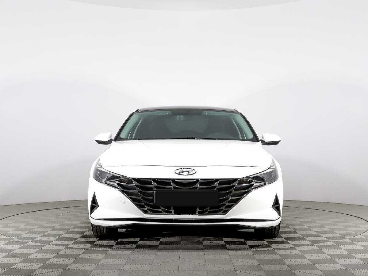 Hyundai Elantra 2021 года с пробегом. Фото: #1