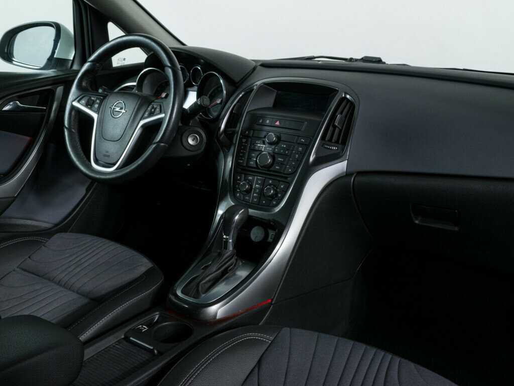 Opel Astra 2013 года с пробегом. Фото: #7
