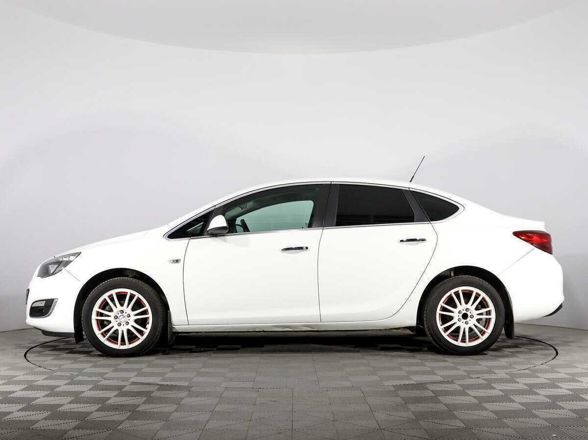 Opel Astra 2013 года с пробегом. Фото: #7